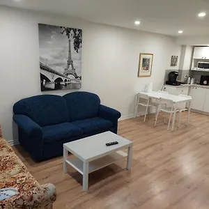 spacious-basement-one-bedroom-apartment-wifi.hotels-in-montreal.org/